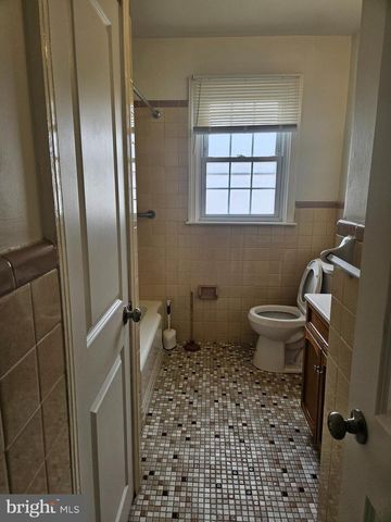 2805 MOUNT CARMEL AVE, Glenside, PA 19038