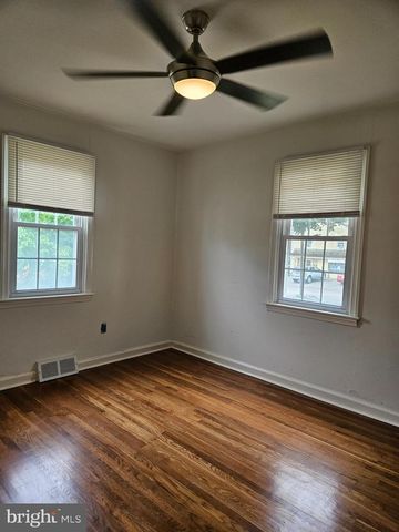 2805 MOUNT CARMEL AVE, Glenside, PA 19038