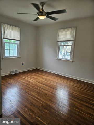 2805 MOUNT CARMEL AVE, Glenside, PA 19038