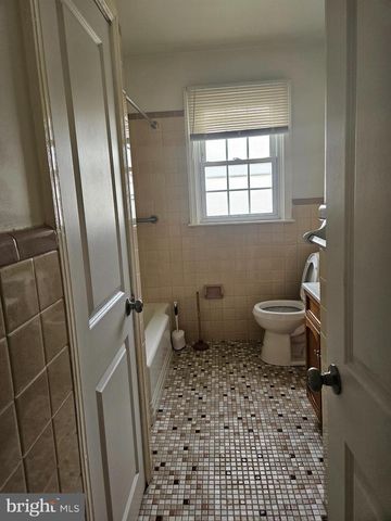 2805 MOUNT CARMEL AVE, Glenside, PA 19038