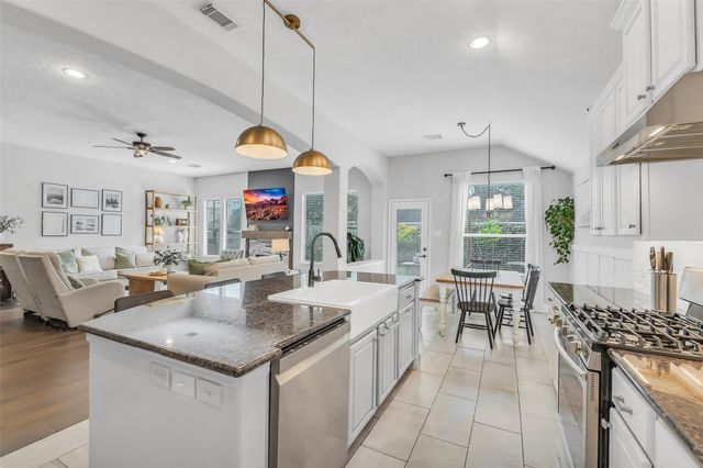 13719 Brighton Park Drive, Houston, TX 77044