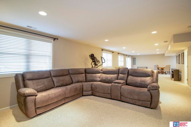 5900 White Fish Drive, Lincoln, NE 68516