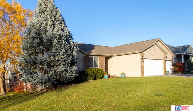 5900 White Fish Drive, Lincoln, NE 68516