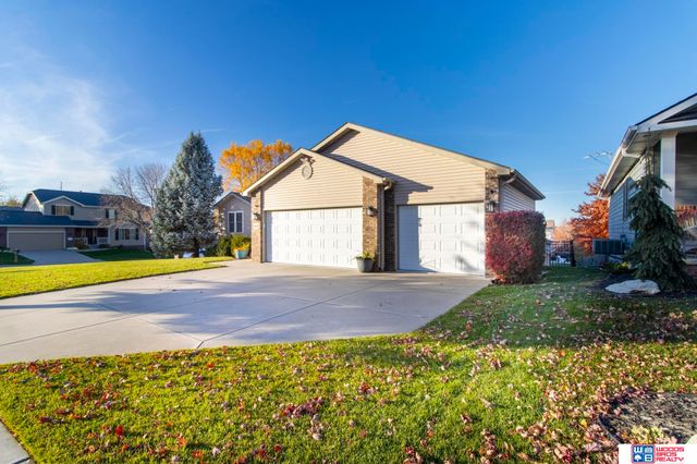 5900 White Fish Drive, Lincoln, NE 68516