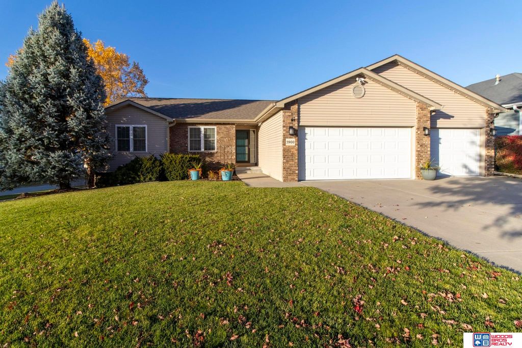 5900 White Fish Drive, Lincoln, NE 68516