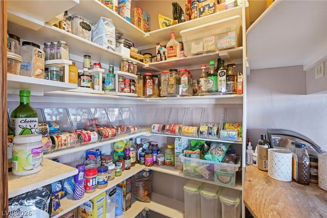 1727 Cherokee Lane, Las Vegas, NV 89169