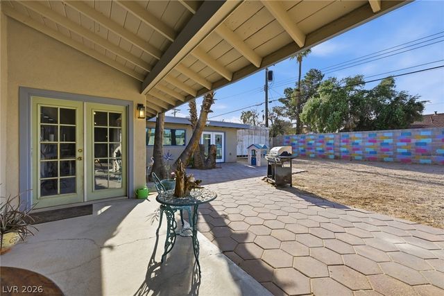 1727 Cherokee Lane, Las Vegas, NV 89169