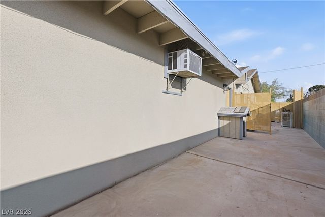 1727 Cherokee Lane, Las Vegas, NV 89169