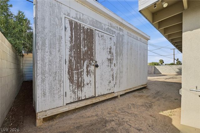 1727 Cherokee Lane, Las Vegas, NV 89169