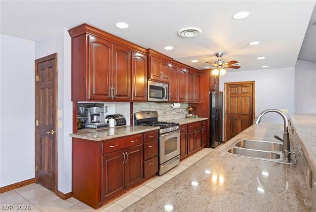 1727 Cherokee Lane, Las Vegas, NV 89169