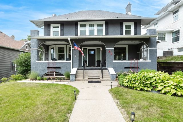 42 Hillcrest Avenue, Davenport, IA 52803