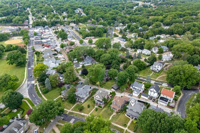 42 Hillcrest Avenue, Davenport, IA 52803