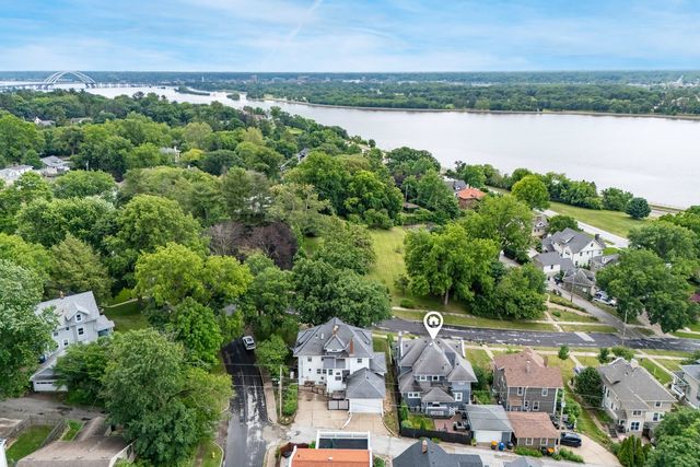 42 Hillcrest Avenue, Davenport, IA 52803