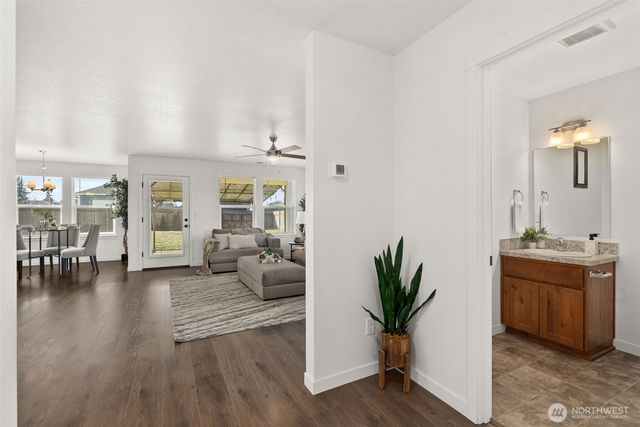 405 Cardinal Avenue, Winlock, WA 98596