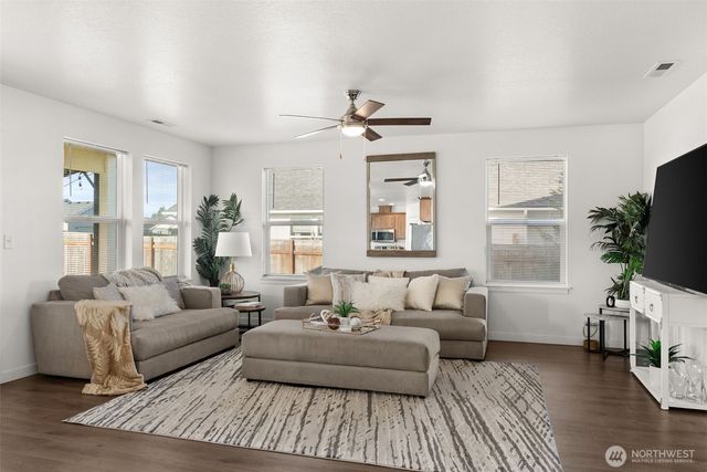 405 Cardinal Avenue, Winlock, WA 98596