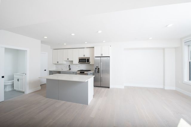 425 Border St. 307, Boston, MA 02128