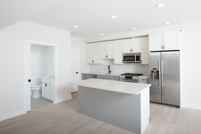 425 Border St. 307, Boston, MA 02128