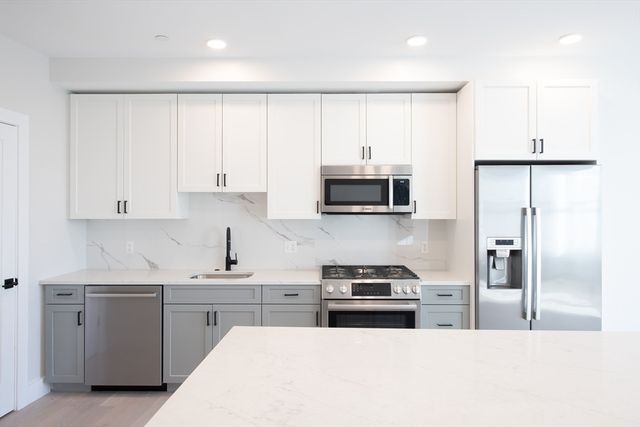 425 Border St. 307, Boston, MA 02128