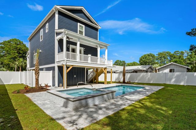 1027 Hickory Dr., Surfside Beach, SC 29575