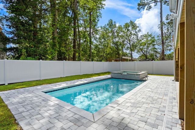 1027 Hickory Dr., Surfside Beach, SC 29575