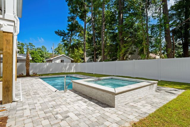 1027 Hickory Dr., Surfside Beach, SC 29575