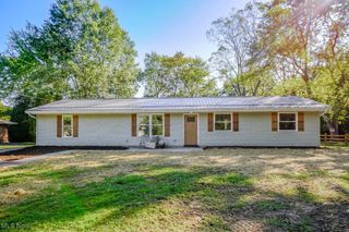 9081 N Bedford Road, Macedonia, OH 44056