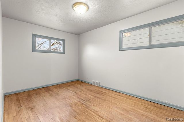 16186 Fenton Street, Detroit, MI 48219