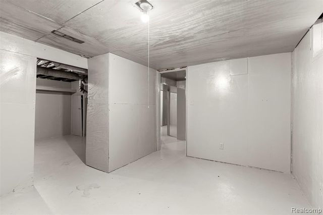 16186 Fenton Street, Detroit, MI 48219