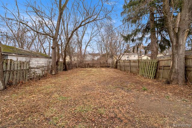 16186 Fenton Street, Detroit, MI 48219