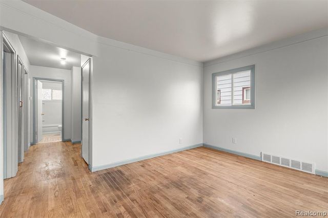 16186 Fenton Street, Detroit, MI 48219