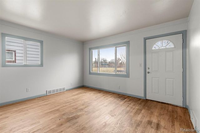 16186 Fenton Street, Detroit, MI 48219