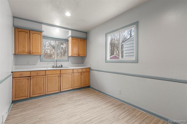 16186 Fenton Street, Detroit, MI 48219