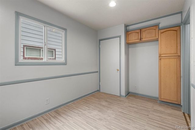 16186 Fenton Street, Detroit, MI 48219