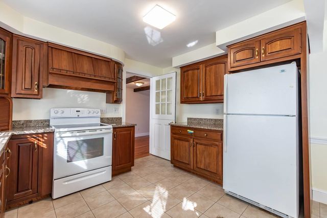 962 Montgomery Street, Manchester, NH 03102