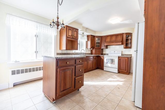 962 Montgomery Street, Manchester, NH 03102