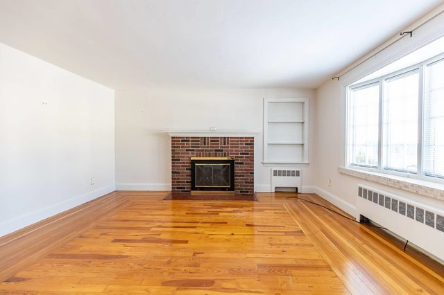 962 Montgomery Street, Manchester, NH 03102