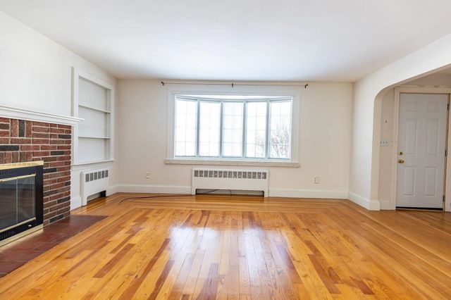 962 Montgomery Street, Manchester, NH 03102