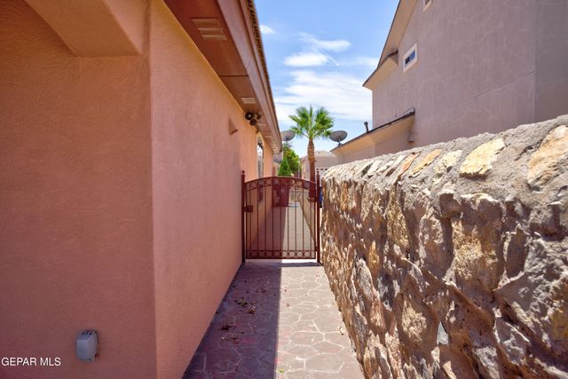 12705 COZY PRAIRIE Court, El Paso, TX 79938