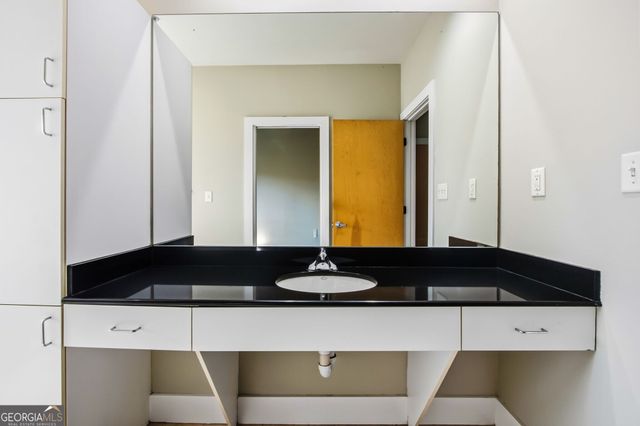 15 Waddell Street NE 303, Atlanta, GA 30307