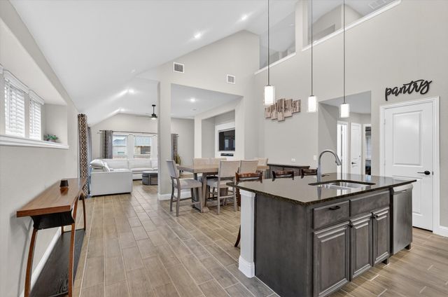 326 Atlas Cedar, Glenn Heights, TX 75154