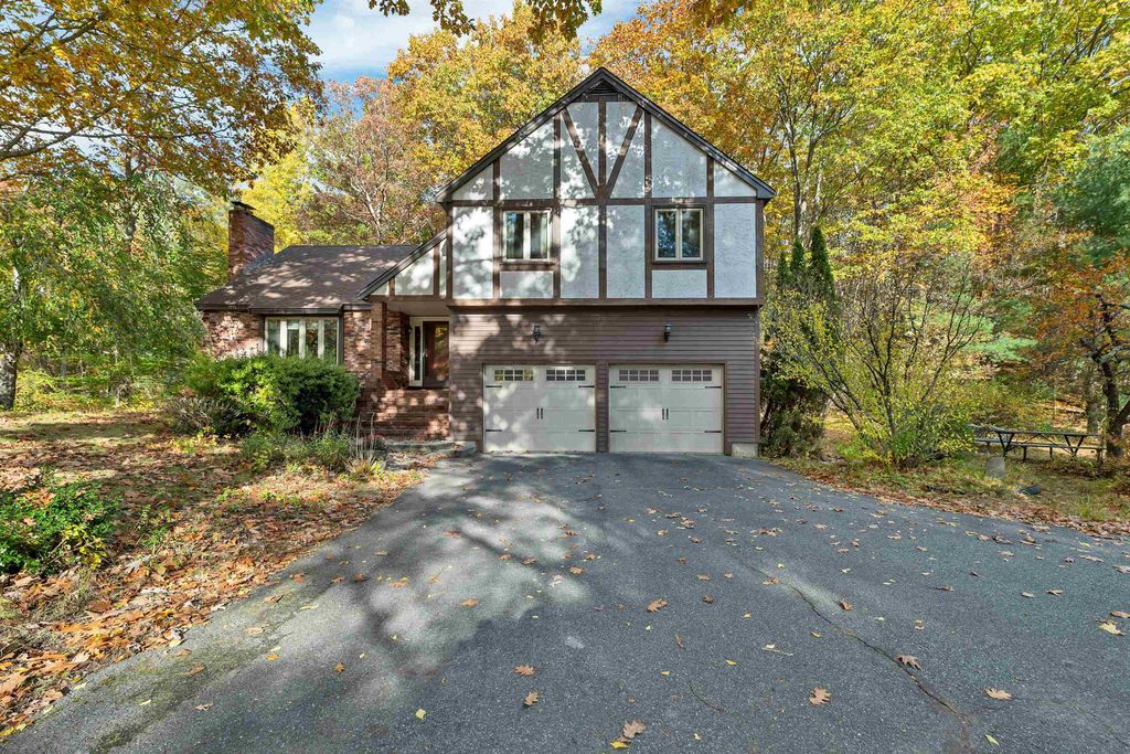 11 Teague Drive, Salem, NH 03079