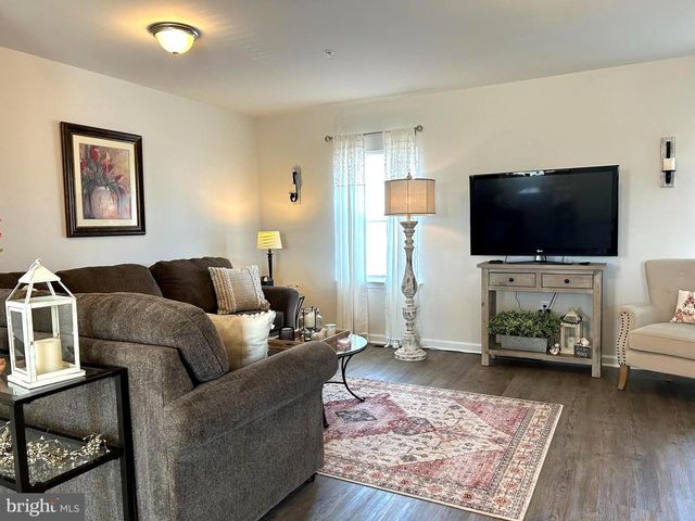 11 LANDING PL, York, PA 17408