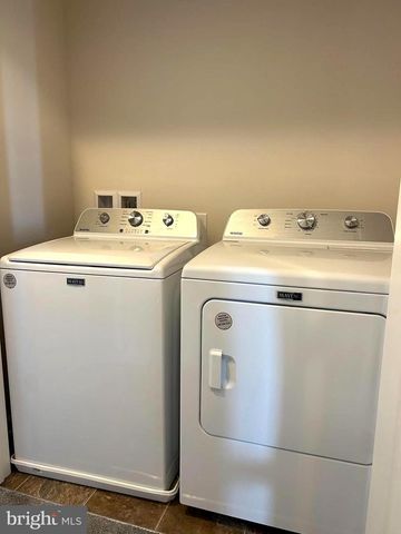 11 LANDING PL, York, PA 17408