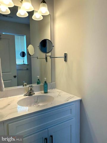 11 LANDING PL, York, PA 17408
