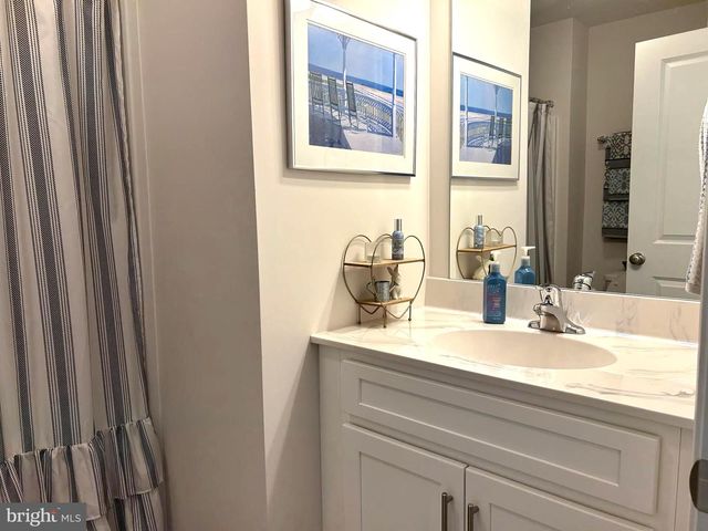 11 LANDING PL, York, PA 17408