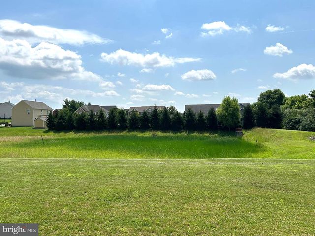 11 LANDING PL, York, PA 17408