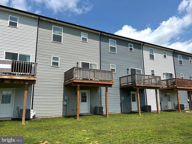 11 LANDING PL, York, PA 17408