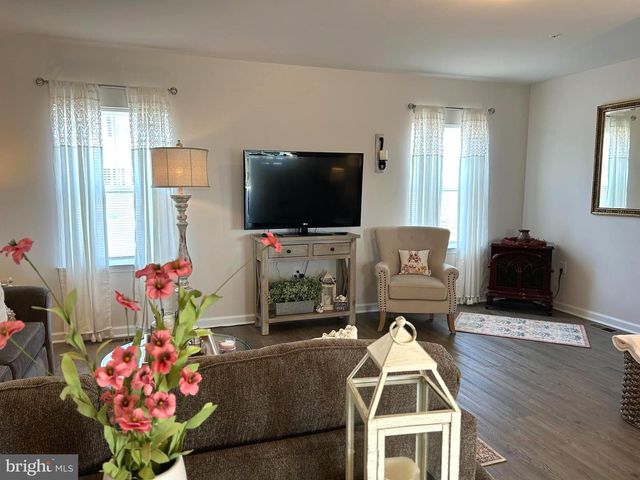 11 LANDING PL, York, PA 17408