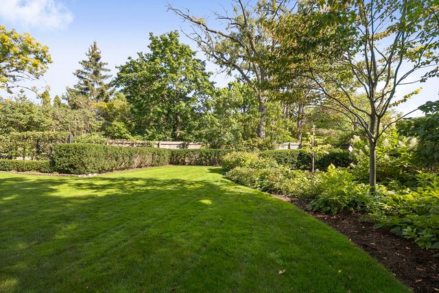 765 N Sheridan Road, Lake Forest, IL 60045