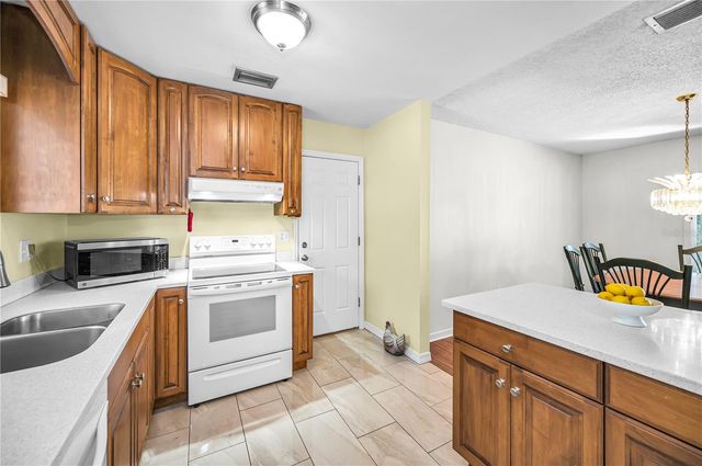 128 STAFFORD DRIVE, Palm Harbor, FL 34684